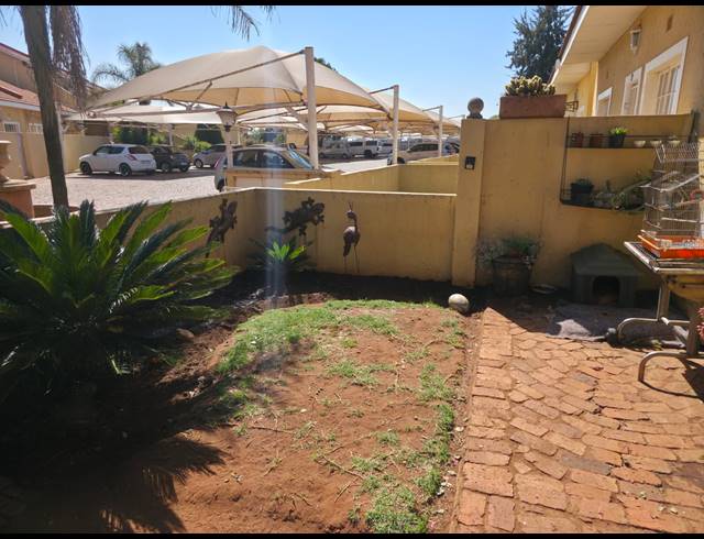 2 BEDROOM TOWNHOUSE FOR SALE IN KOOKRUS